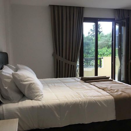 The Little Prince Luxury Suites อิปโซส ภายนอก รูปภาพ