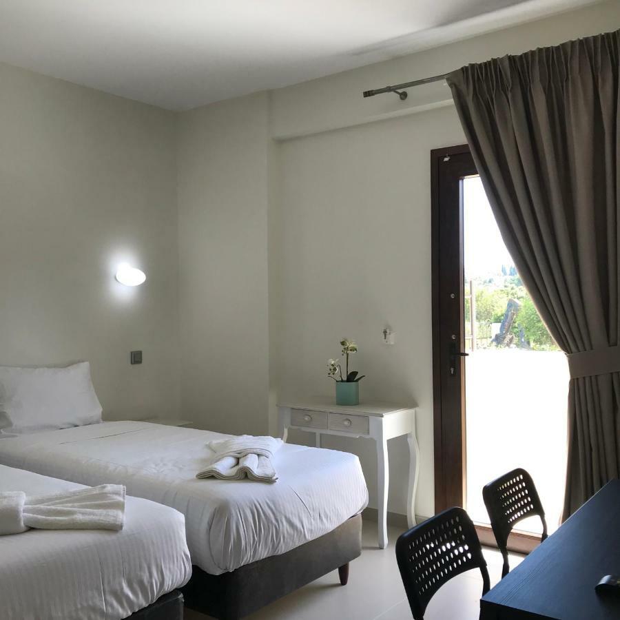 The Little Prince Luxury Suites อิปโซส ภายนอก รูปภาพ