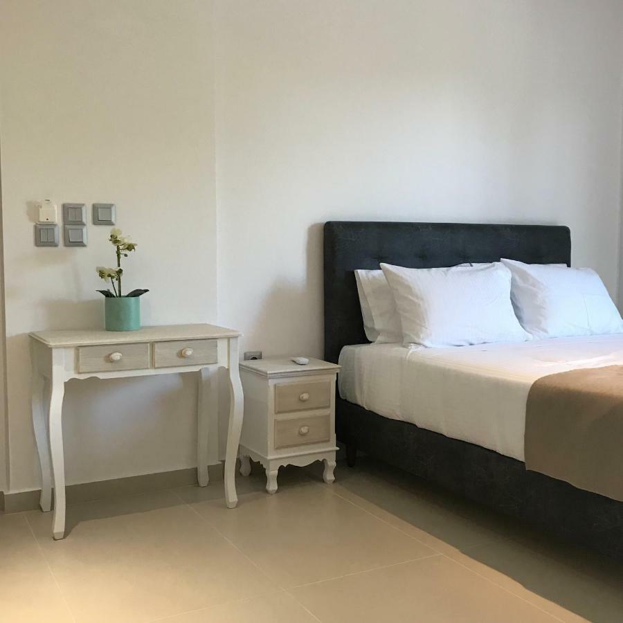 The Little Prince Luxury Suites อิปโซส ภายนอก รูปภาพ