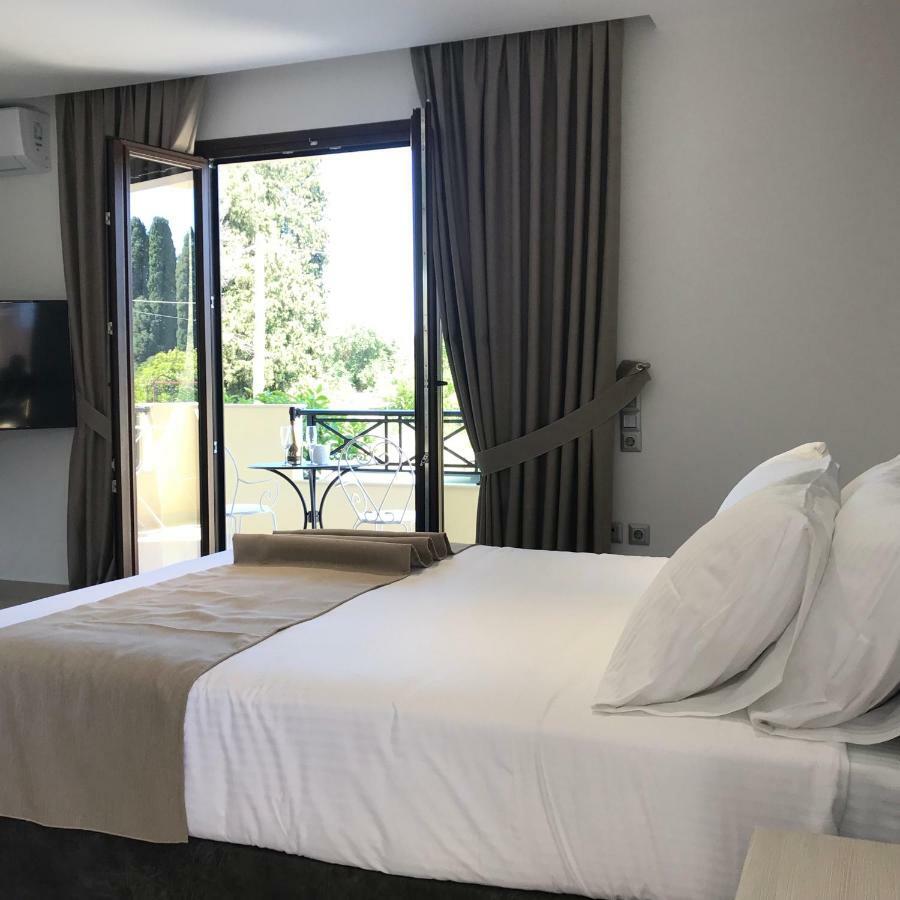 The Little Prince Luxury Suites อิปโซส ภายนอก รูปภาพ