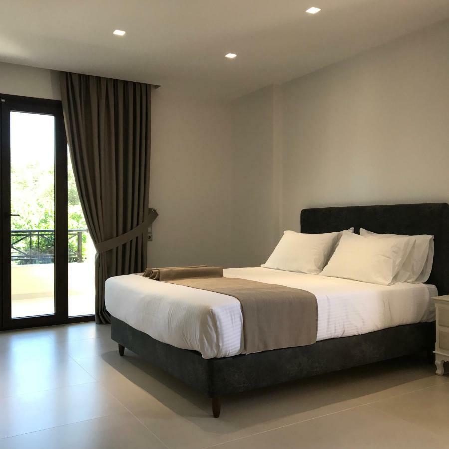 The Little Prince Luxury Suites อิปโซส ภายนอก รูปภาพ