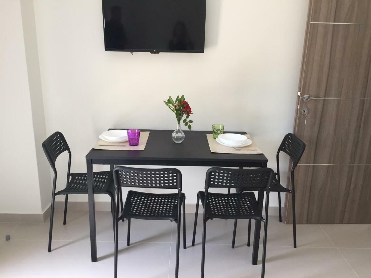 The Little Prince Luxury Suites อิปโซส ภายนอก รูปภาพ